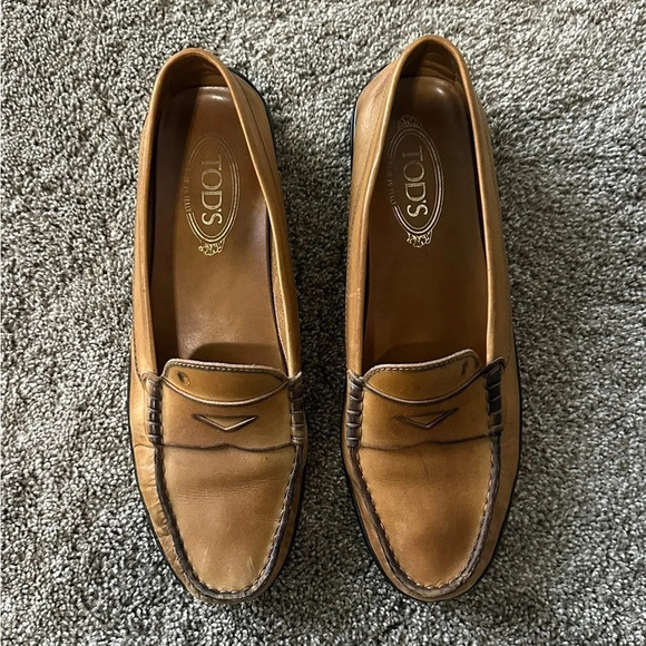 Tod’s Leather Slip On Loafers. Size 42 (12). - Picture 2 of 8